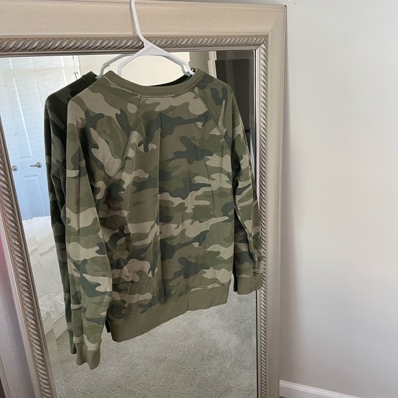 Old Navy Sweater - Picture 2 of 4